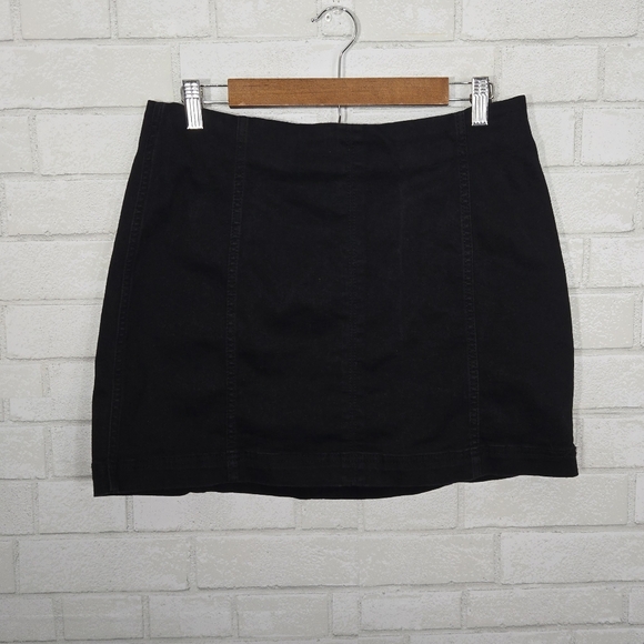 wild Fable mini skirt - Picture 1 of 10